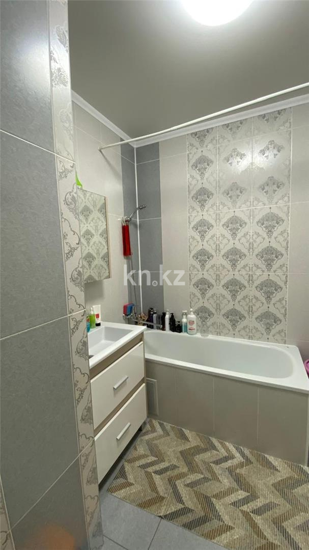 Продажа 3-комнатной квартиры, 93 м², пр. Шахтеров в Караганде - фото 12