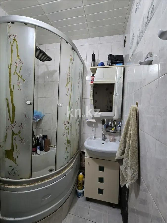 Продажа 3-комнатной квартиры, 62 м², ул. Ержанова, дом  17 в Караганде - фото 5