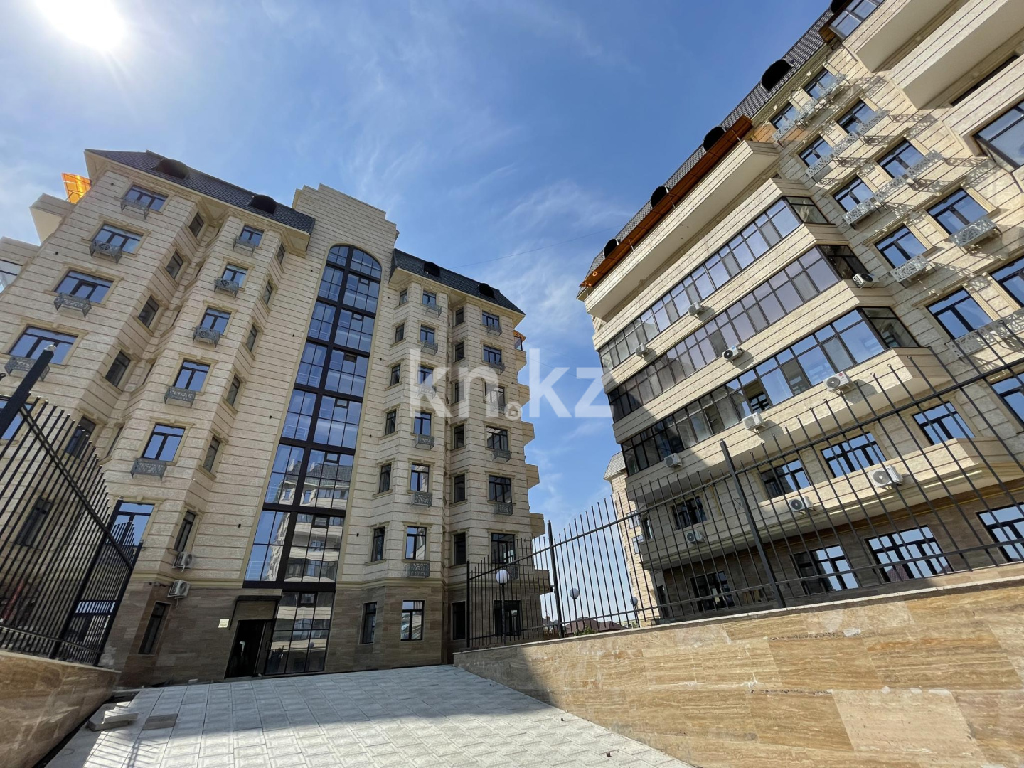 Продажа 5-комнатной квартиры, 191.2 м², ул. Сейфуллина, дом  5в в Атырау - фото 14
