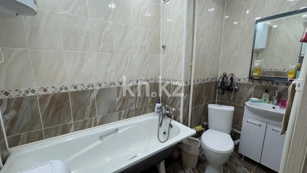 Продажа 1-комнатной квартиры, 35 м², пр. Шахтеров, дом  7 в Караганде - фото 3