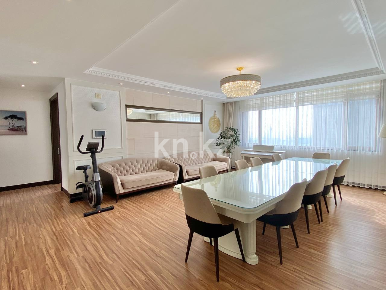 Продажа 4-комнатной квартиры, 148 м² в Астане