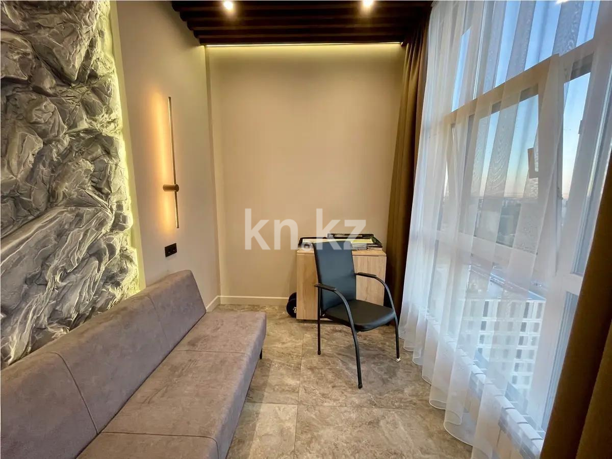 Продажа 3-комнатной квартиры, 95 м², пр. Республики, дом  23/1 в Караганде - фото 4