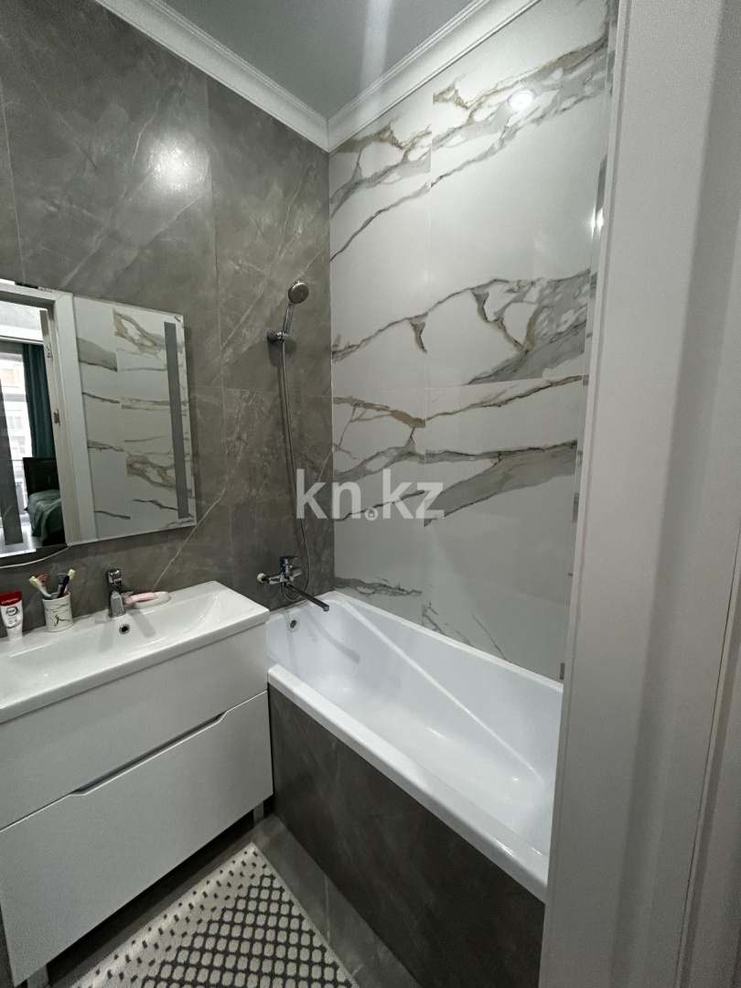 Продажа 3-комнатной квартиры, 64 м², ул. Ашимова, дом  21 в Караганде - фото 8