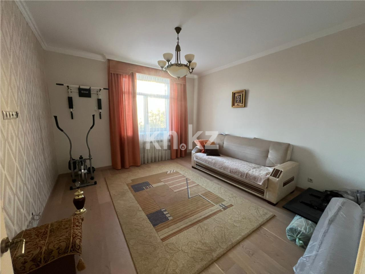 Продажа 4-комнатной квартиры, 188 м², ул. Аманжолова в Караганде - фото 8