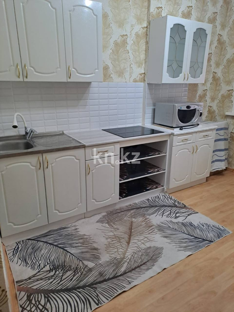 Аренда 2-комнатной квартиры, 67 м², пр. Сарыарка, дом  3 в Астане