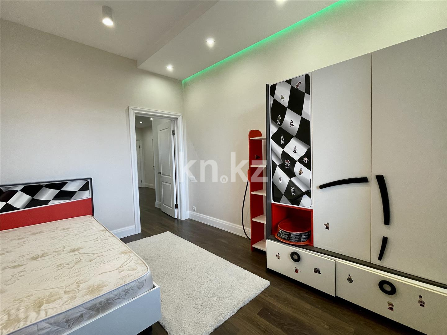 Продажа 7-комнатной квартиры, 178 м², мкр-н Гульдер-1 в Караганде - фото 13