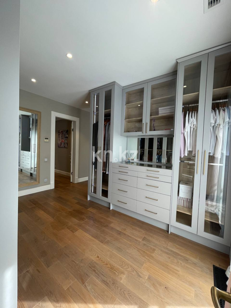 Продажа 9-комнатной квартиры, 375 м², пр. Аль-Фараби, дом  116/1 в Алматы