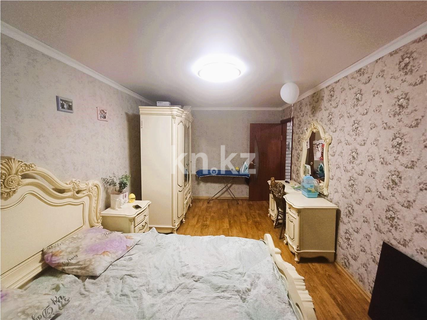 Продажа 4-комнатной квартиры, 77 м², 1 кв-л в Караганде - фото 4