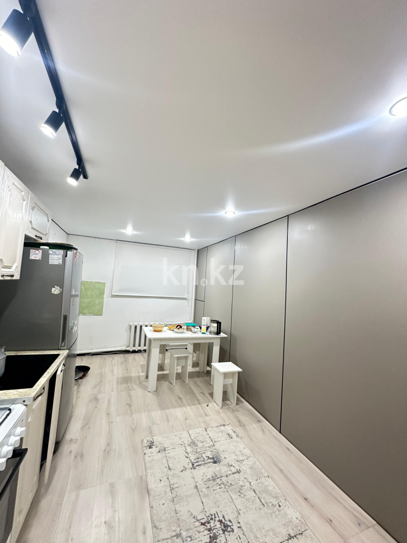 Продажа 6-комнатного дома, 280 м², ул. Жакана Смакова, дом  64 в Караганде - фото 5