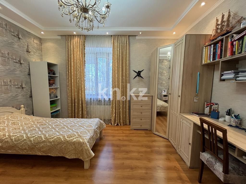 Продажа 4-комнатной квартиры, 135 м², ул. Лободы в Караганде - фото 2