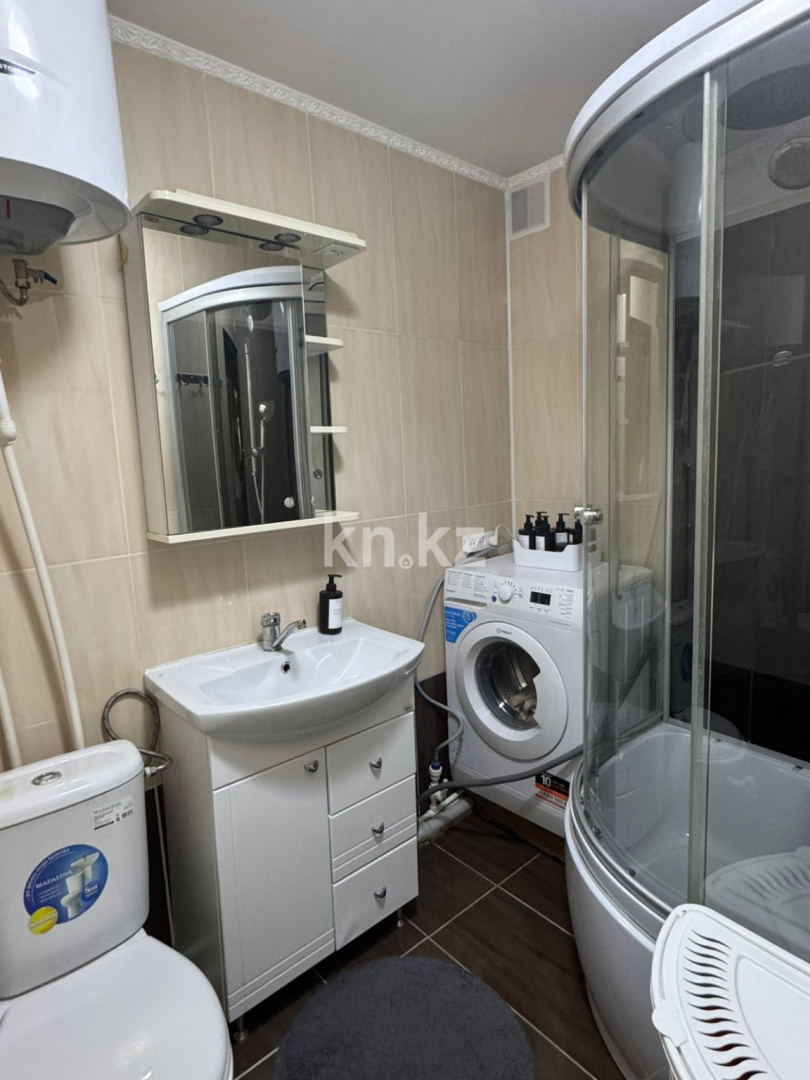 Продажа 3-комнатной квартиры, 62 м², ул. Алиханова, дом  36/2 в Караганде - фото 9