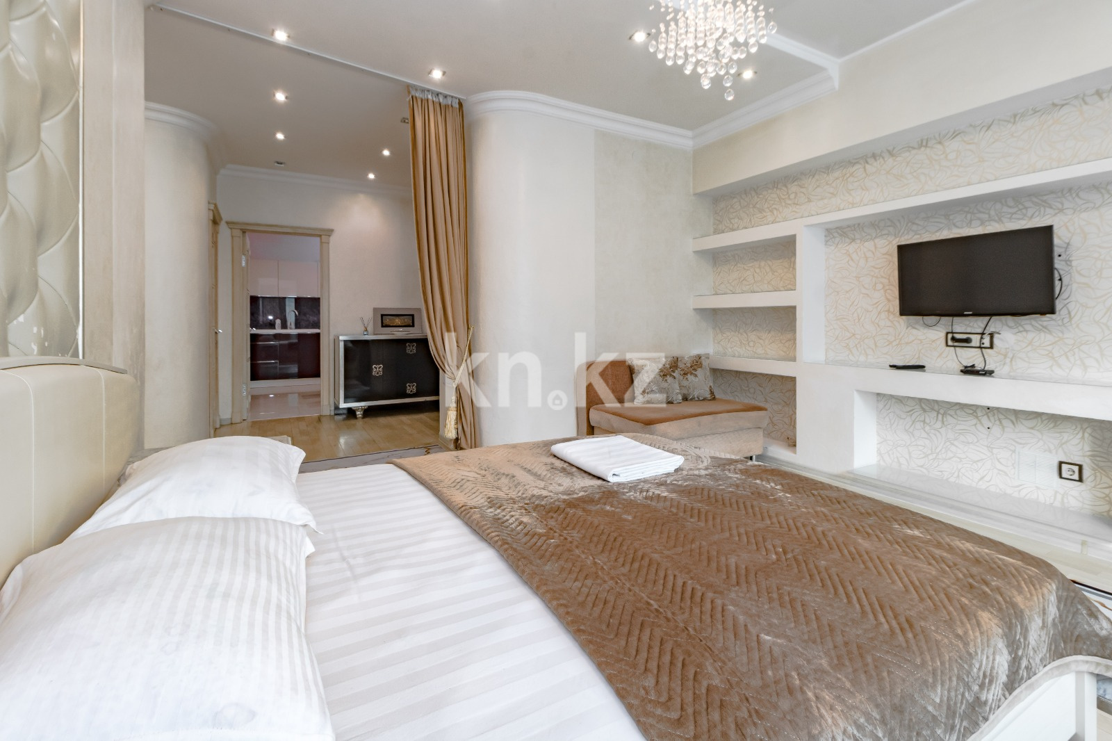 Аренда 4-комнатной квартиры посуточно, 156 м², ул. Достык, дом  5 в Астане - фото 9