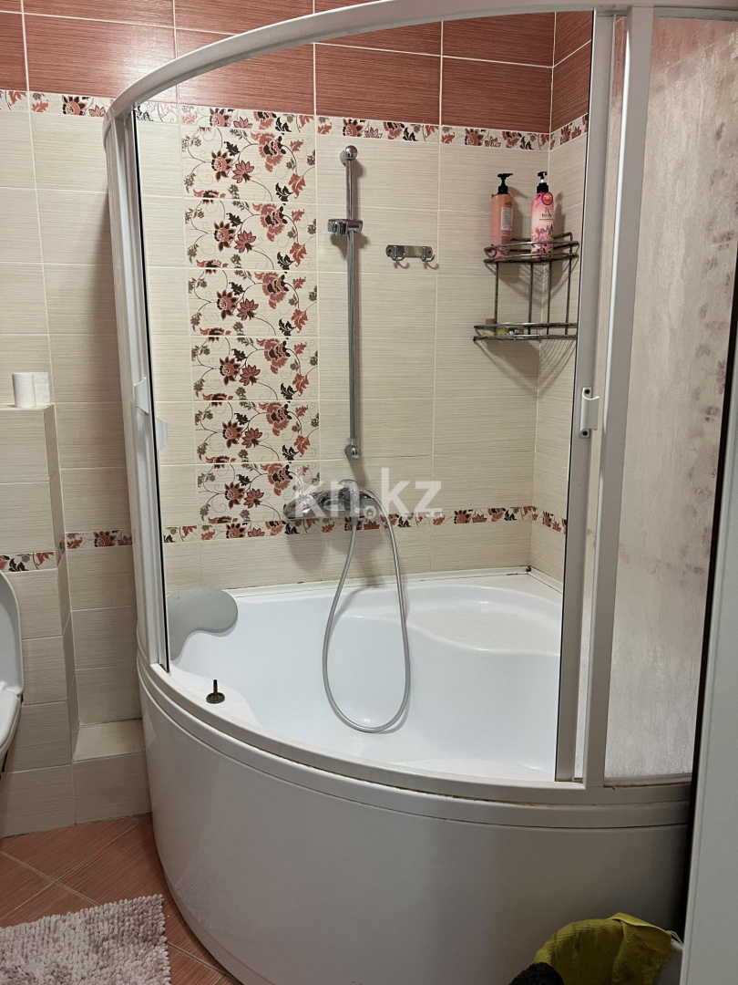 Продажа 4-комнатной квартиры, 161 м², ул. Аманжолова, дом  32/1 - пр. Кошкарбаева в Астане - фото 17