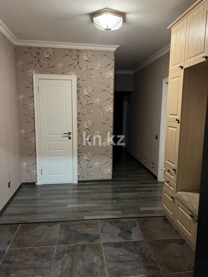 Продажа 4-комнатной квартиры, 161 м², ул. Аманжолова, дом  32/1 - пр. Кошкарбаева в Астане - фото 20