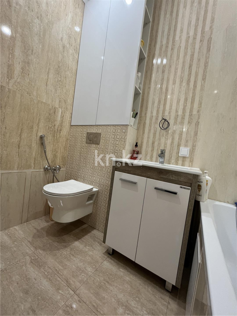 Продажа 2-комнатной квартиры, 64 м², ул. Ашимова, дом  21 в Караганде - фото 20