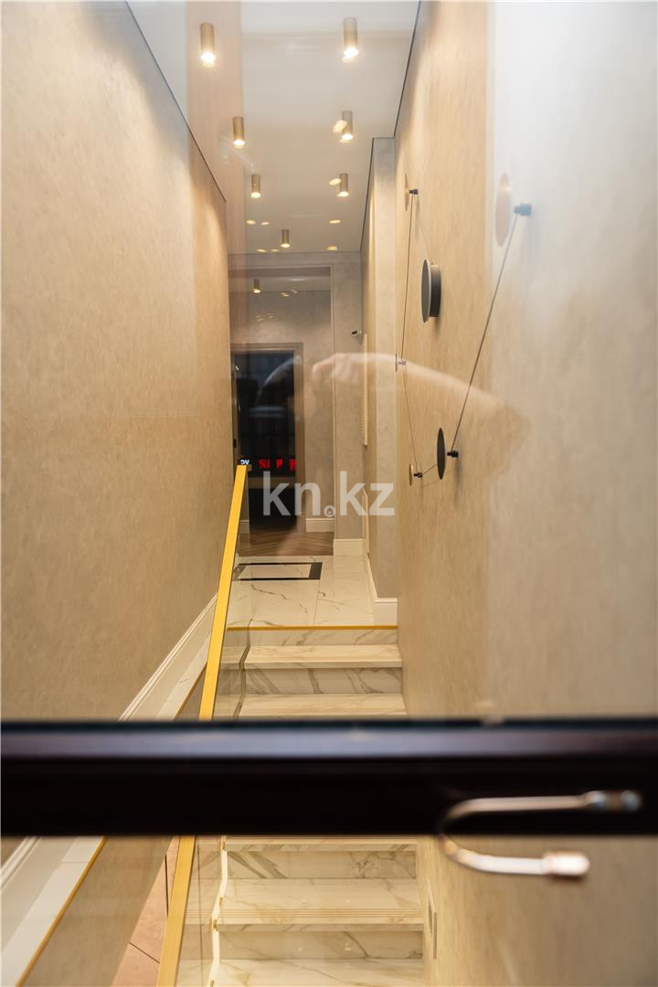 Продажа 6-комнатной квартиры, 345 м², ул. Муканова, дом  53 в Караганде - фото 42