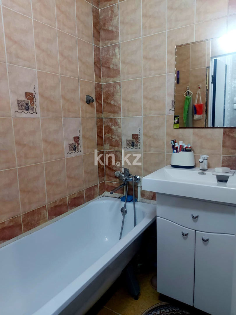 Продажа 2-комнатной квартиры, 48.4 м², 15 мкр. в Караганде - фото 11