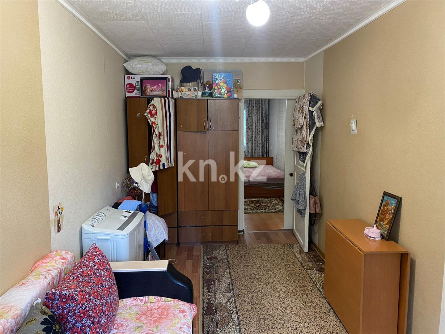Продажа 2-комнатной квартиры, 43 м², мкр-н 15, дом  12 в Караганде - фото 2