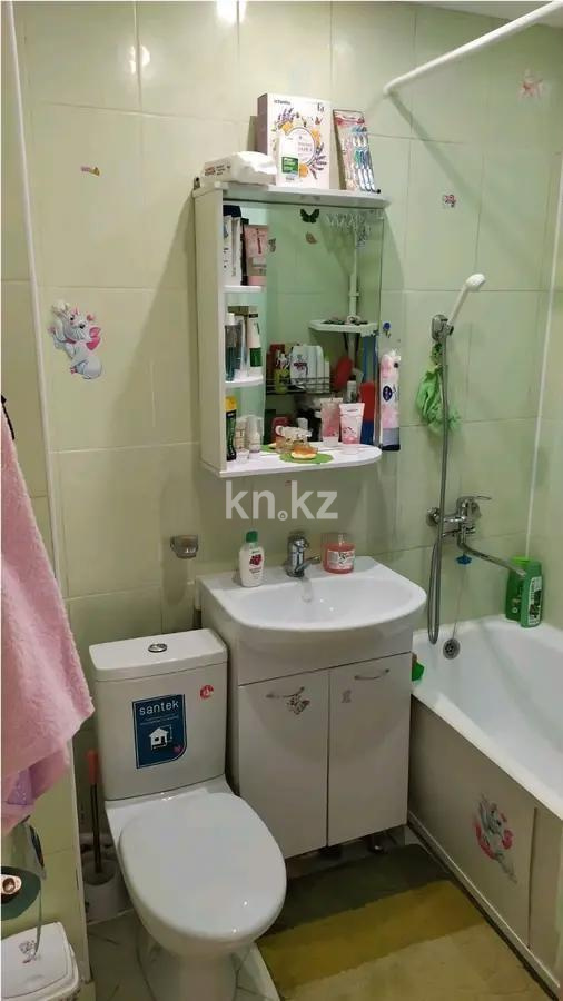 Продажа 3-комнатной квартиры, 60 м², 5 мкр., дом  9 в Алматы - фото 3