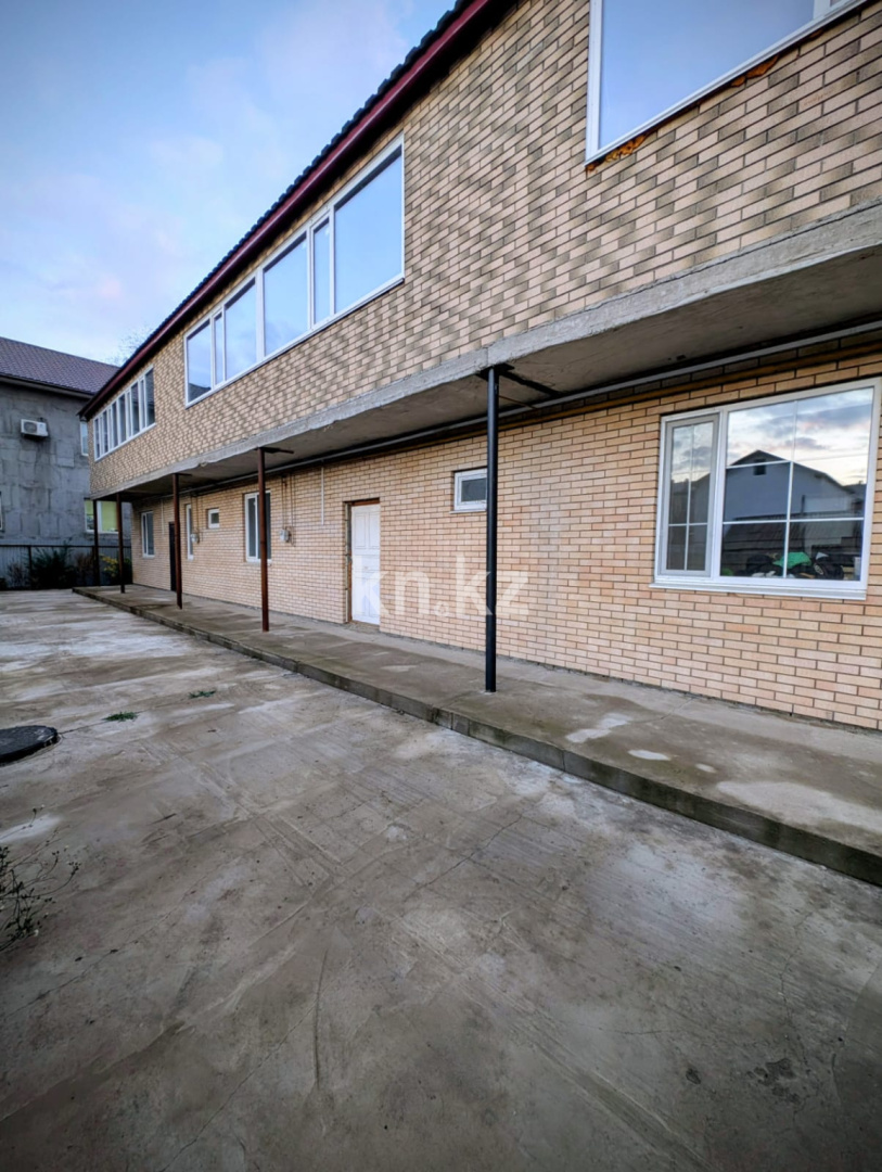 Продажа 4-комнатной квартиры, 135 м², ул. Скоробогатова, дом  108 в Уральске