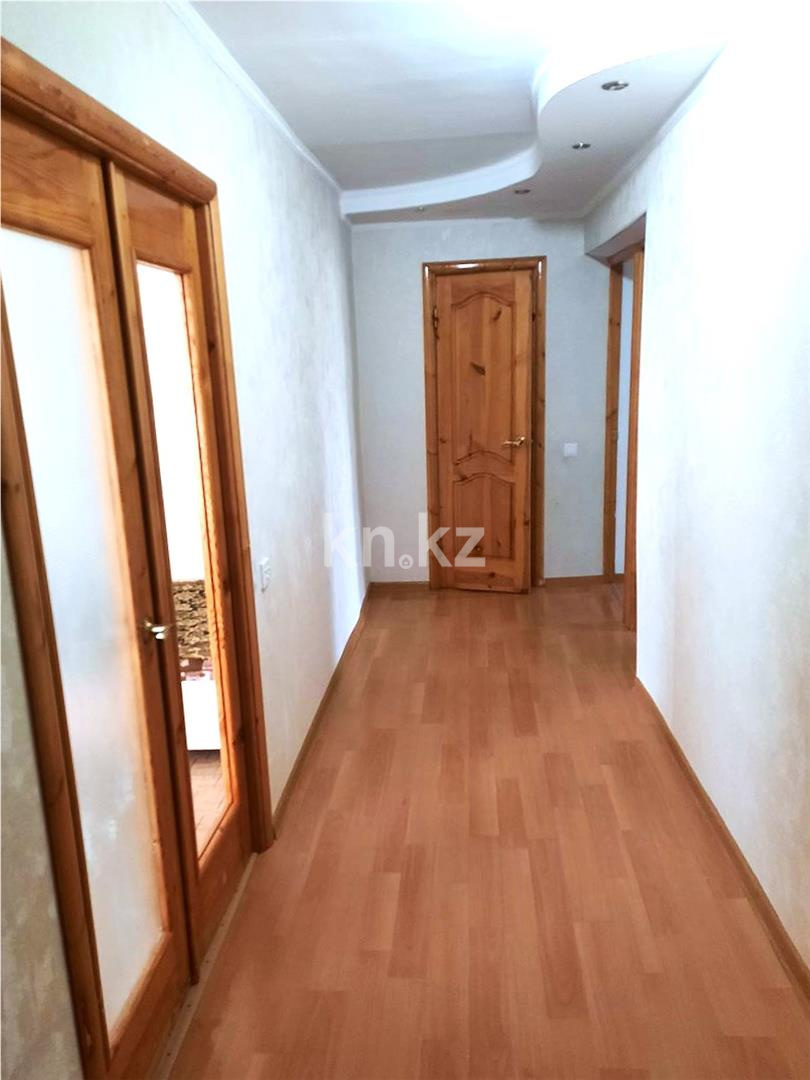 Продажа 3-комнатной квартиры, 76 м², ул. Муканова в Караганде - фото 11