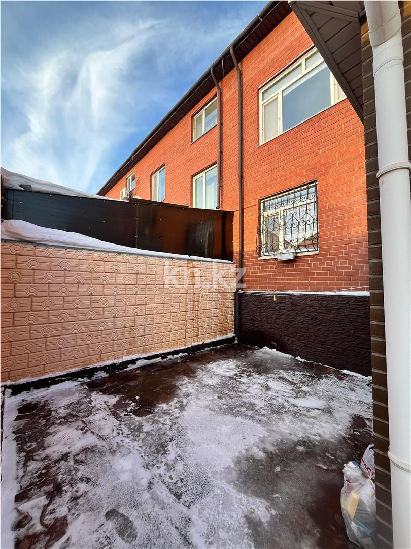 Продажа 5-комнатного дома, 300 м² в Караганде