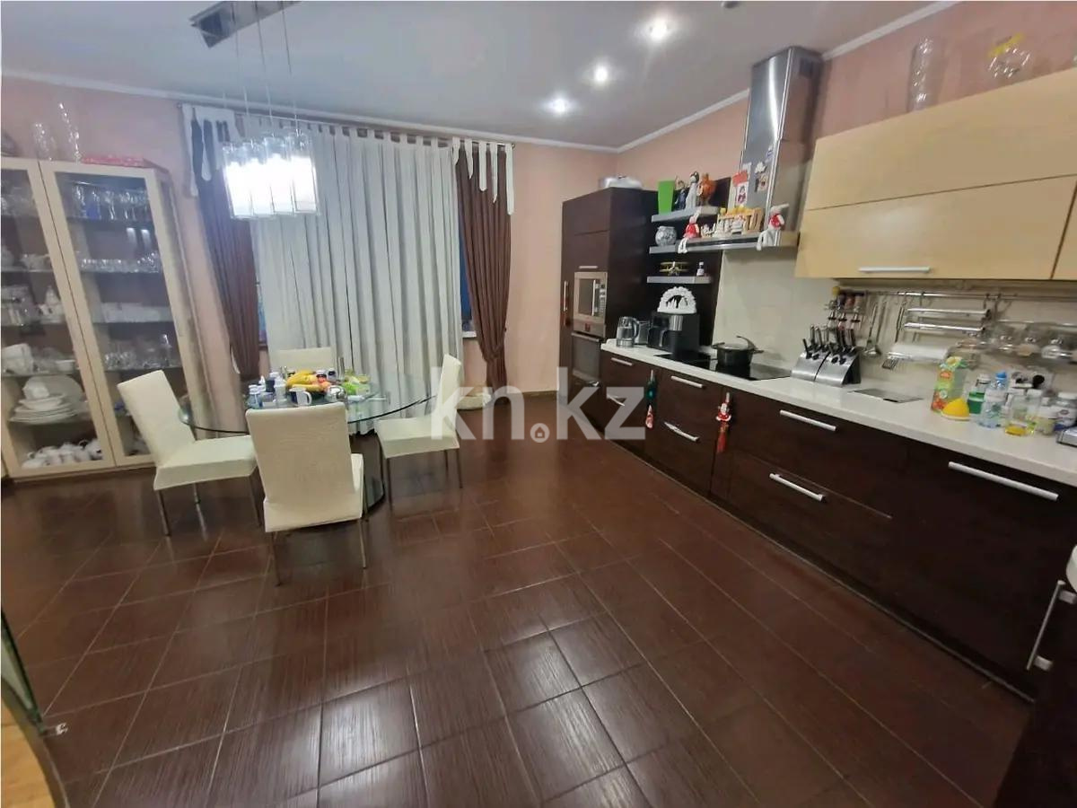 Продажа 4-комнатной квартиры, 300 м², ул. Курмангазы, дом  145 в Алматы - фото 5