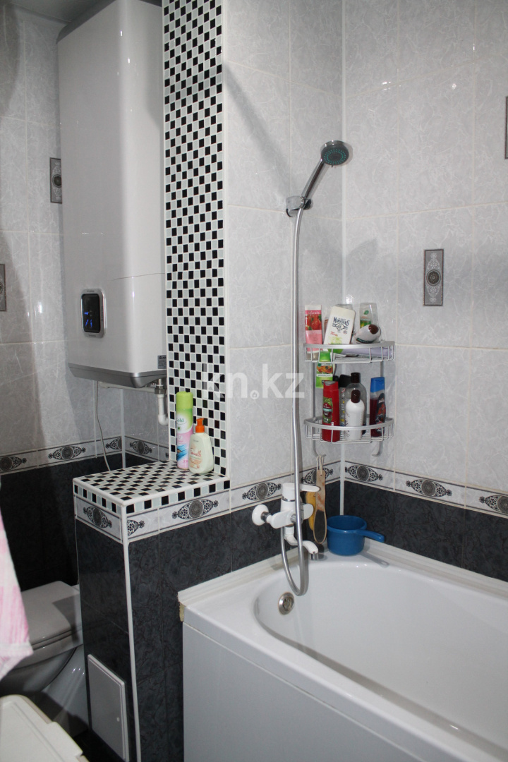 Продажа 4-комнатной квартиры, 76 м², мкр-н Гульдер-1, дом  18 в Караганде - фото 13