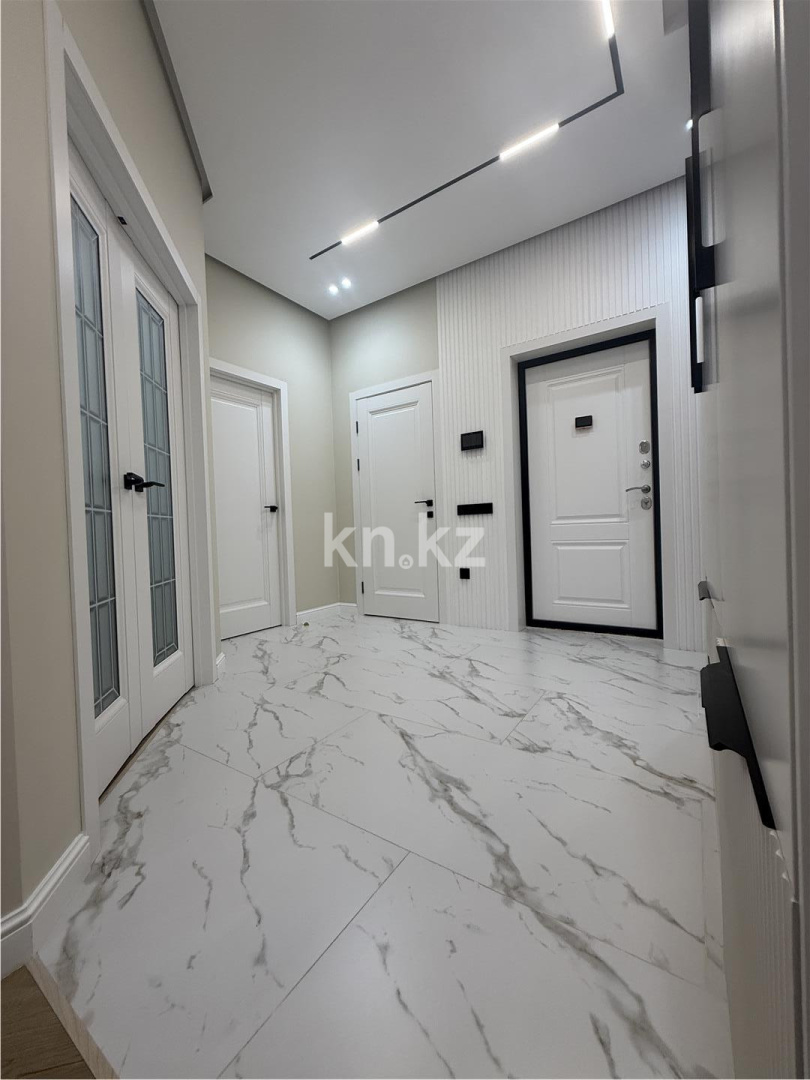 Продажа 4-комнатной квартиры, 120 м², ул. Ашимова, дом  13 в Караганде - фото 30