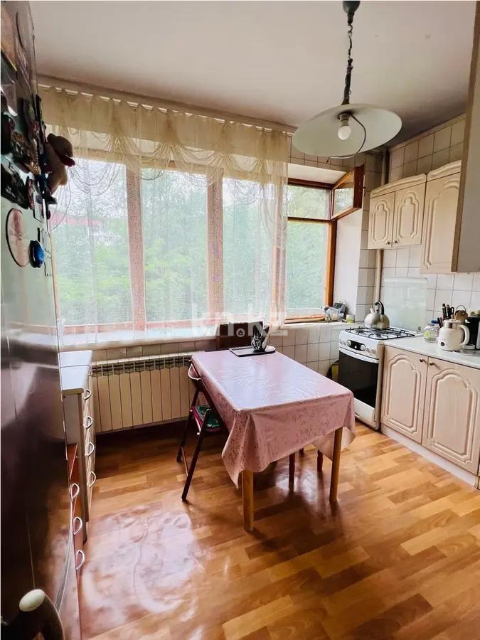 Продажа 4-комнатной квартиры, 108 м², ул. Кабанбай батыра, дом  65 в Алматы - фото 4