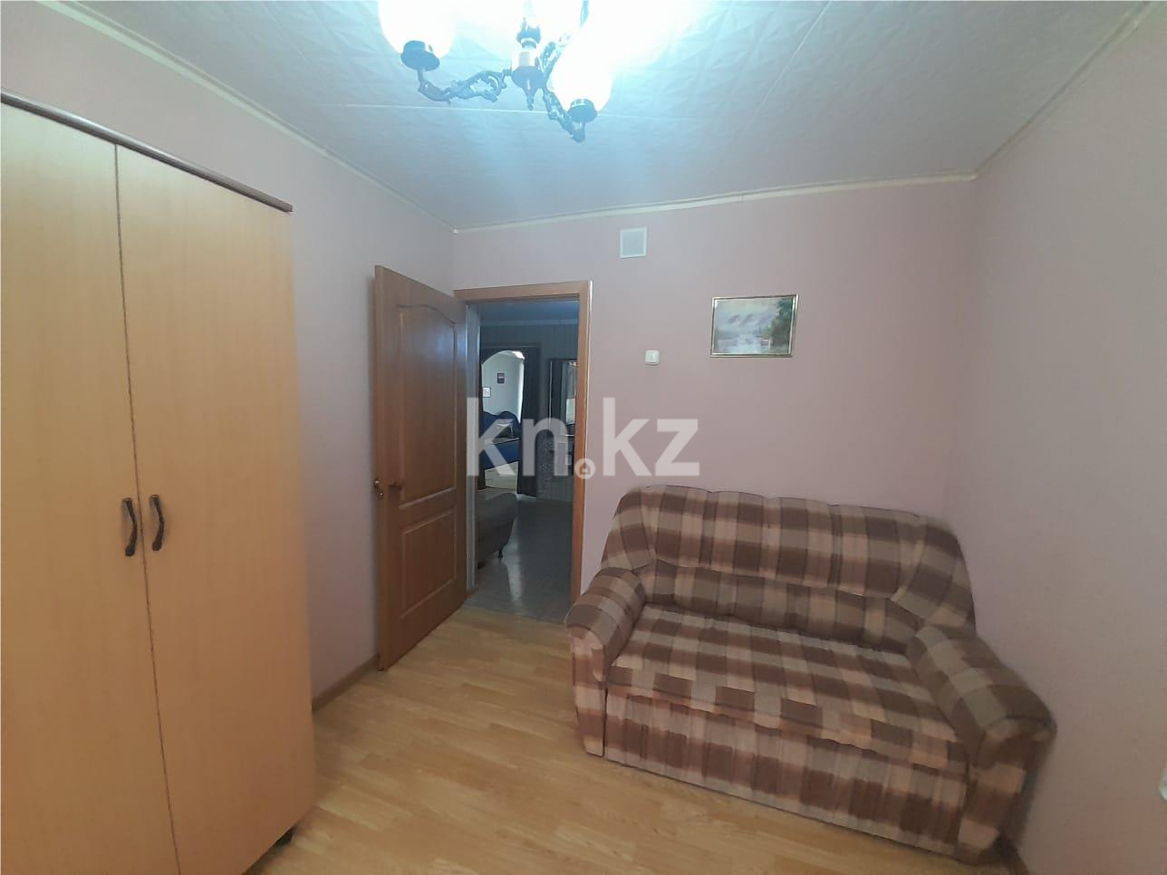 Продажа 3-комнатной квартиры, 57 м², ул. Аманжолова, дом  43 в Караганде - фото 4