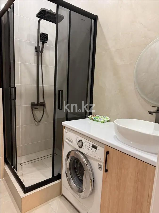 Продажа 1-комнатной квартиры, 40 м², ул. Утеген батыра, дом  11д в Алматы - фото 3