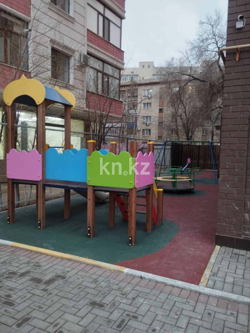 Продажа 2-комнатной квартиры, 72.3 м², ул. Алии Молдагуловой в Уральске - фото 17