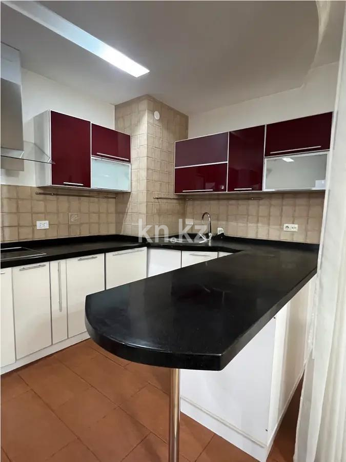 Продажа 4-комнатной квартиры, 120 м², ул. Сатпаева, дом  30а в Алматы - фото 4