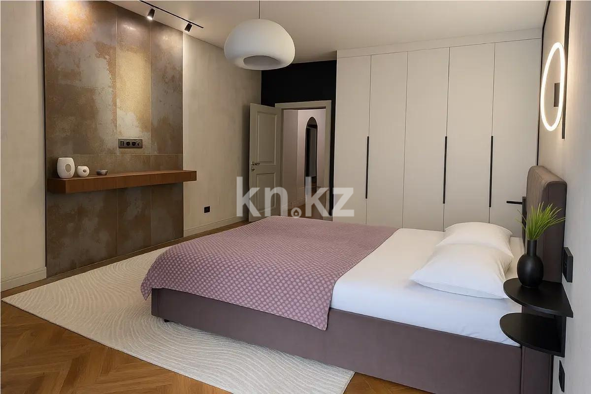 Продажа 2-комнатной квартиры, 95 м², мкр-н Самал-3, дом  15 в Алматы - фото 2