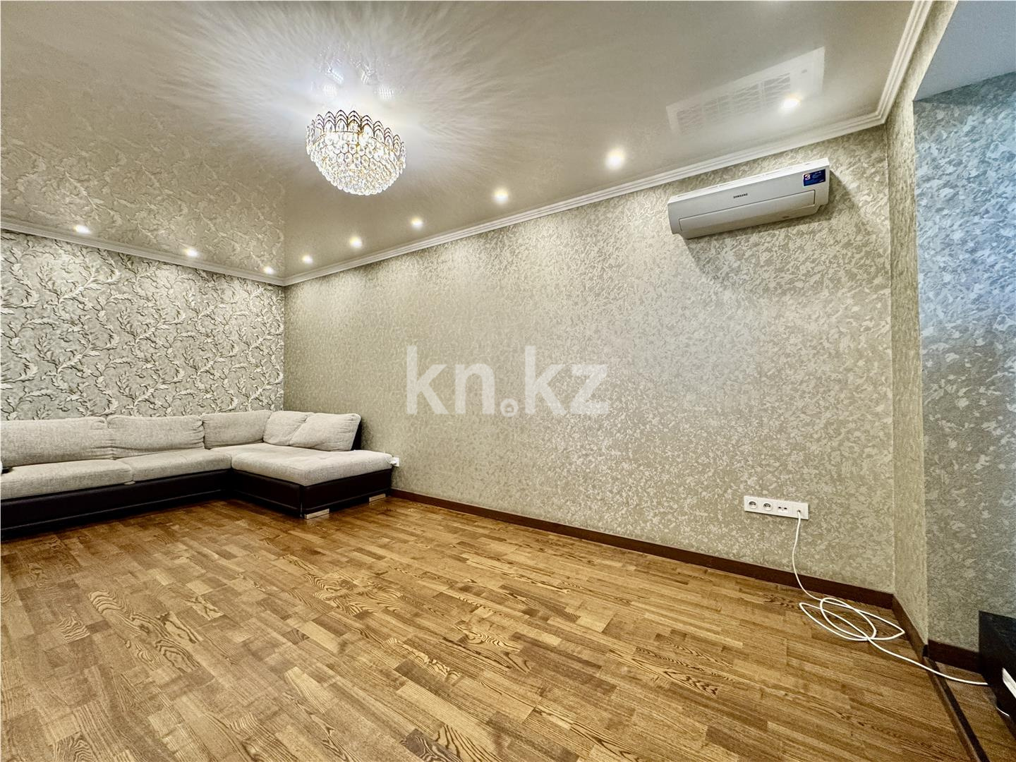 Продажа 4-комнатной квартиры, 93 м², ул. Аманжолова, дом  71 в Караганде - фото 3