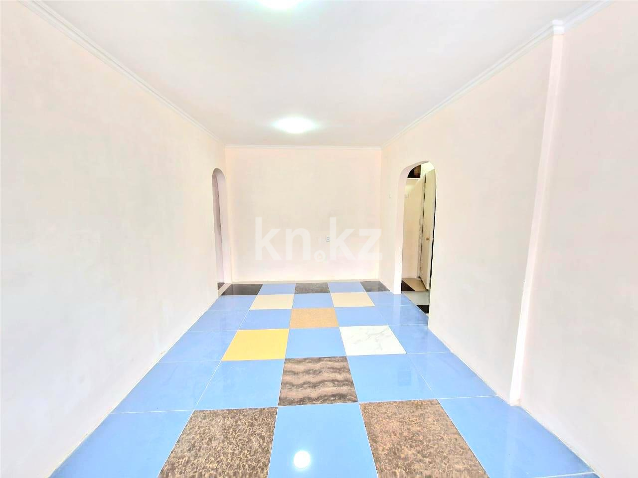 Продажа 2-комнатной квартиры, 44 м², мкр-н 12 в Караганде - фото 2