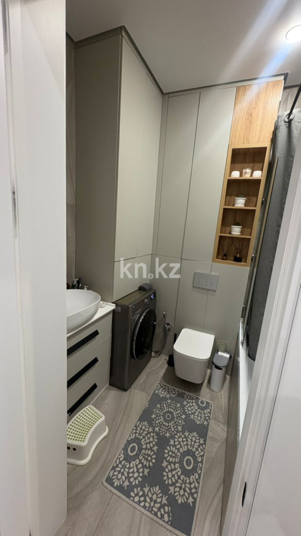 Продажа 2-комнатной квартиры, 71 м², ул. Муканова, дом  53/8 в Караганде - фото 9