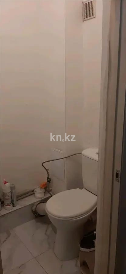 Продажа 3-комнатной квартиры, 66 м², ул. Толе би, дом  150 в Алматы - фото 2