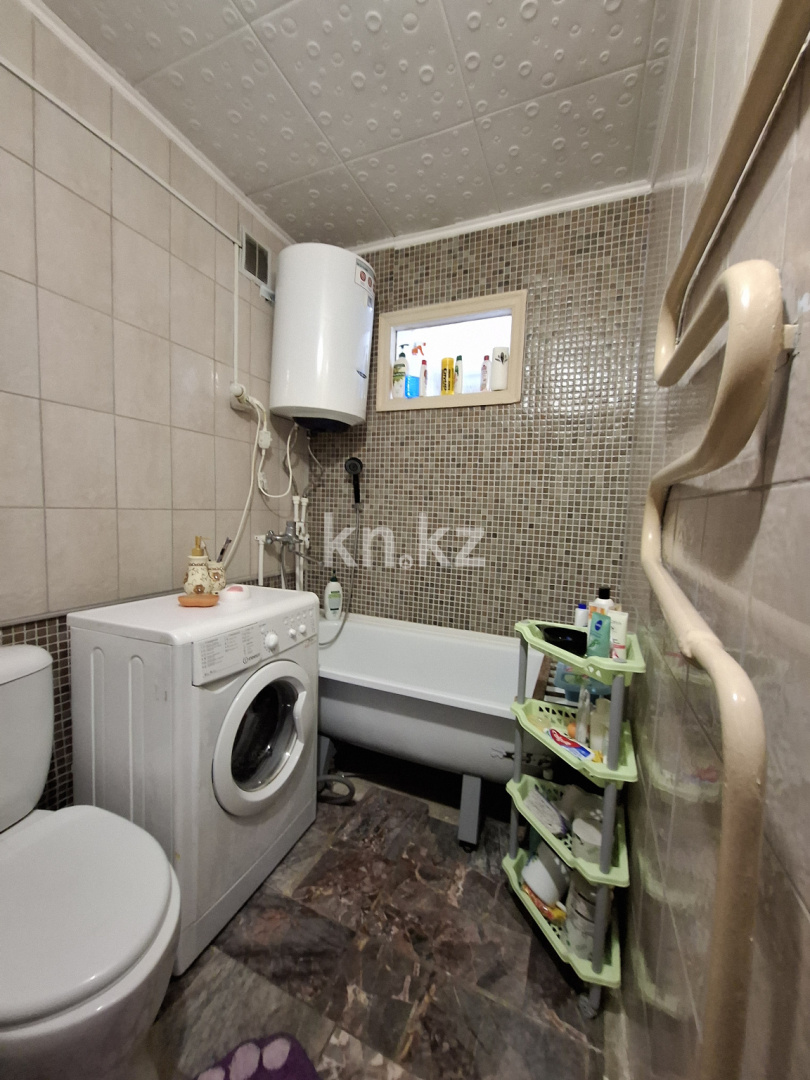 Продажа 3-комнатной квартиры, 42.9 м², мкр-н 21, дом  7 в Караганде - фото 5