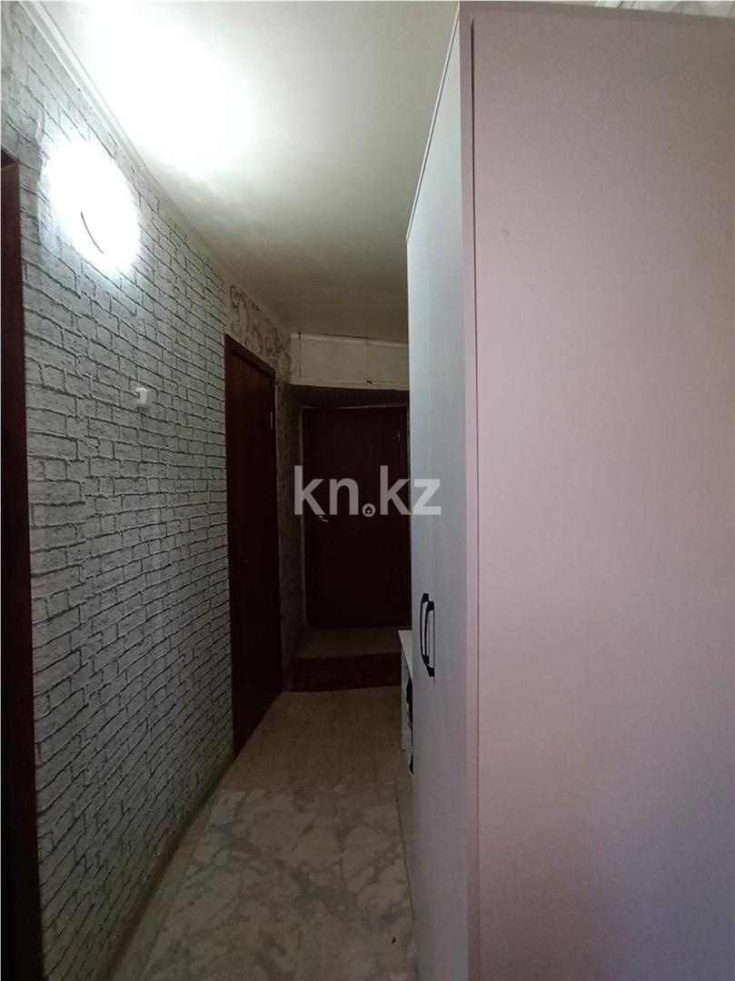 Продажа 3-комнатной квартиры, 51 м², 21 мкр., дом  9 в Караганде - фото 12