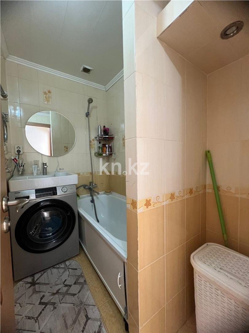 Продажа 3-комнатной квартиры, 69 м², ул. Язева в Караганде - фото 9