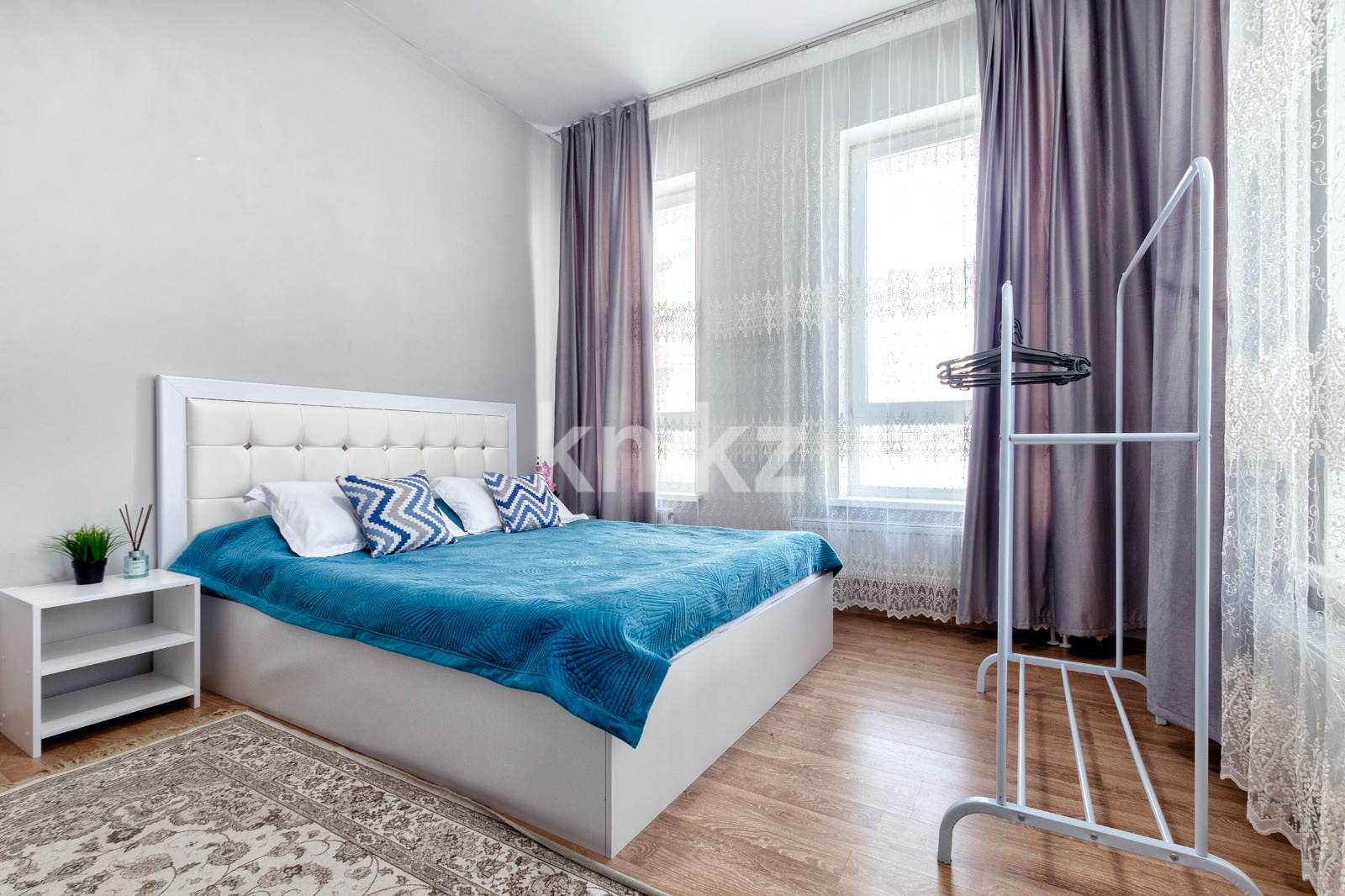 Аренда 3-комнатной квартиры посуточно, 95 м², пр. Кабанбай батыра, дом  60а/17 - ул. Гейдара Алиева в Астане - фото 5