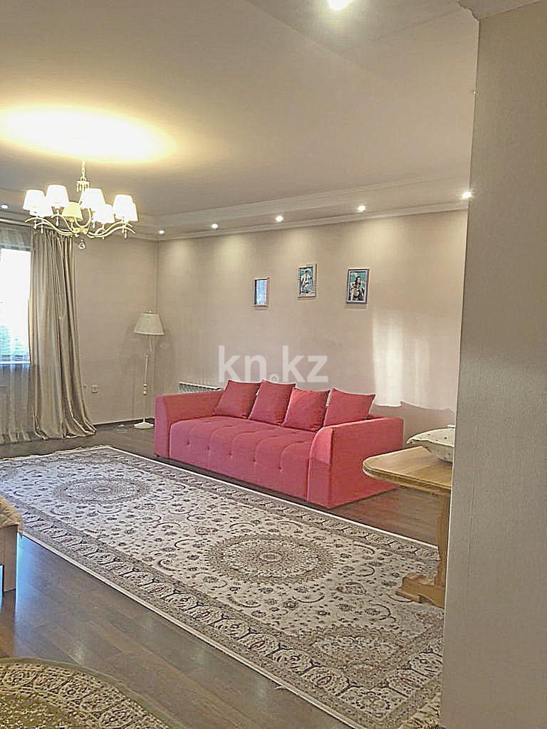 Продажа 4-комнатного дома, 425 м², ул. Аманжолова в Караганде