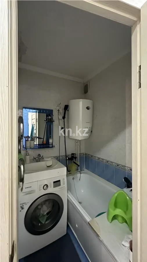 Продажа 3-комнатной квартиры, 64 м², 2 квартал, дом  30 в Караганде - фото 5