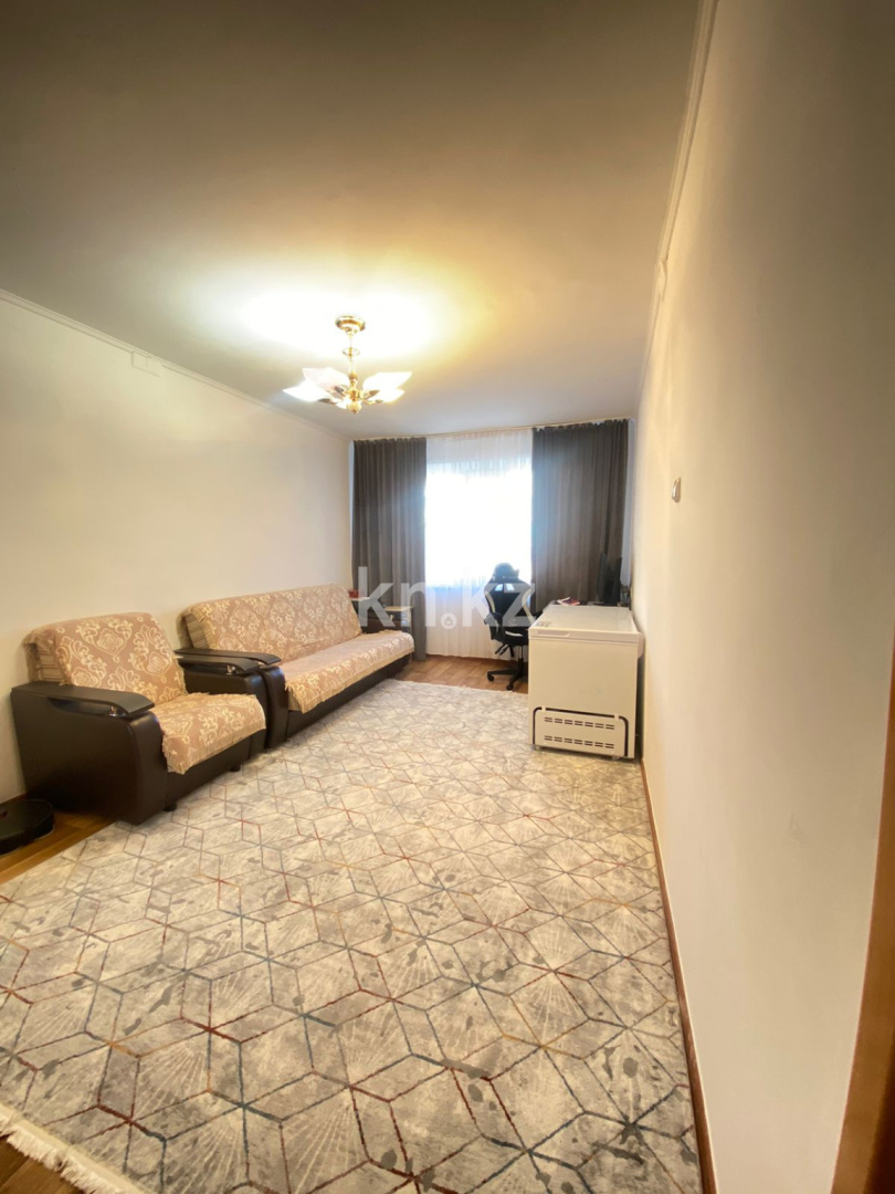 Продажа 3-комнатной квартиры, 63 м², ул. Муканова, дом  10 в Караганде - фото 3