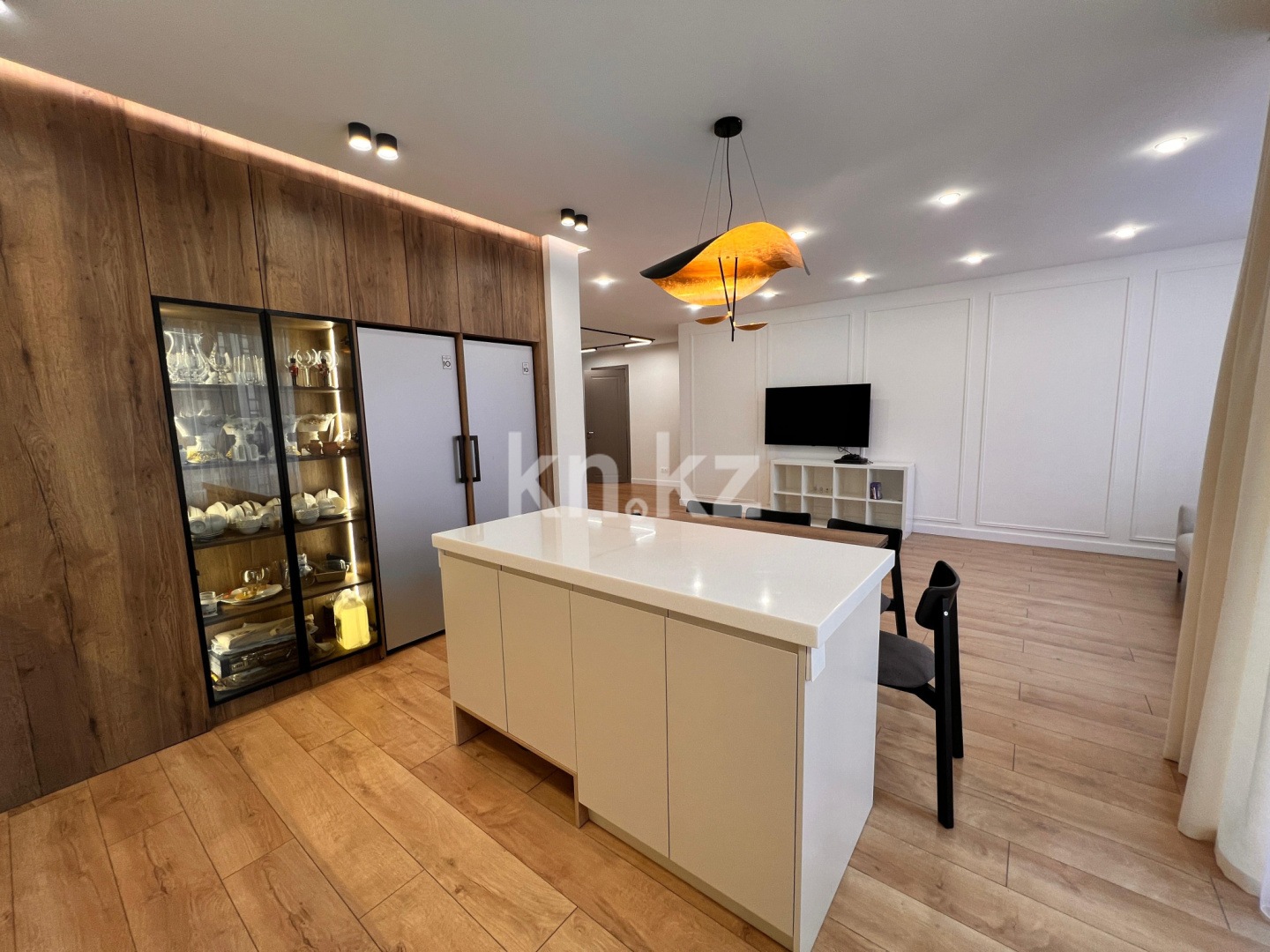 Продажа 4-комнатной квартиры, 124 м², пр. Туран, дом  57/3 - ул. Бухар жырау в Астане