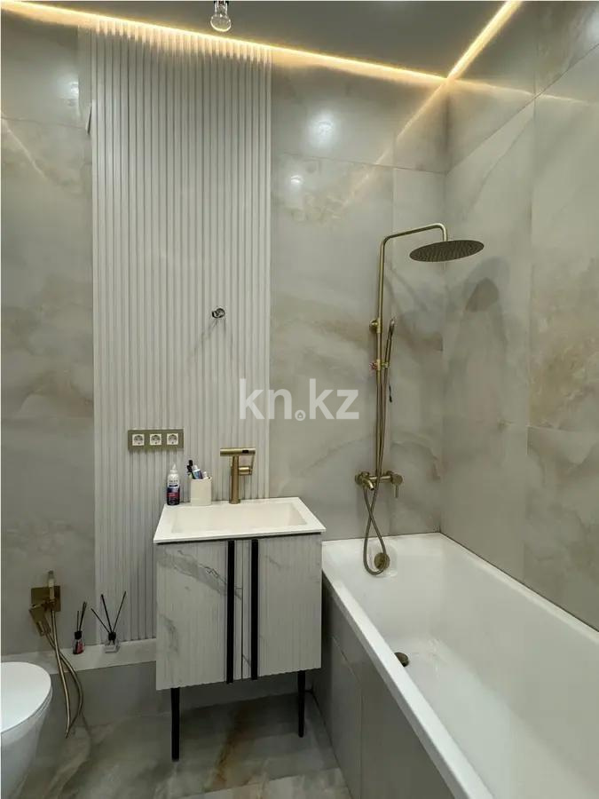 Продажа 3-комнатной квартиры, 63 м², мкр. Нурлытау, дом  932 в Алматы - фото 4