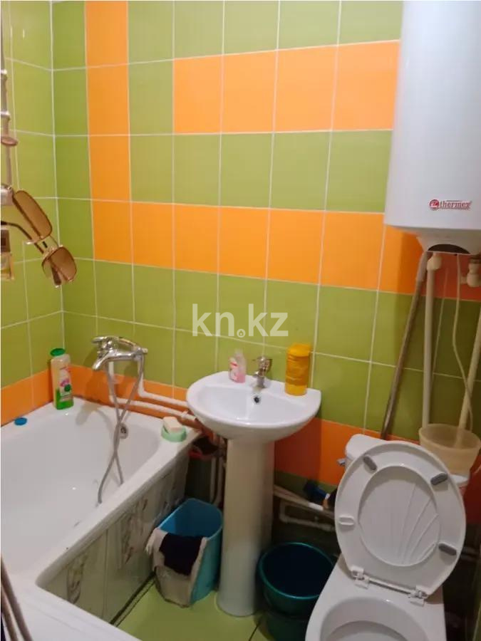 Продажа 3-комнатной квартиры, 48 м², мкр-н 13, дом  3 в Караганде - фото 5