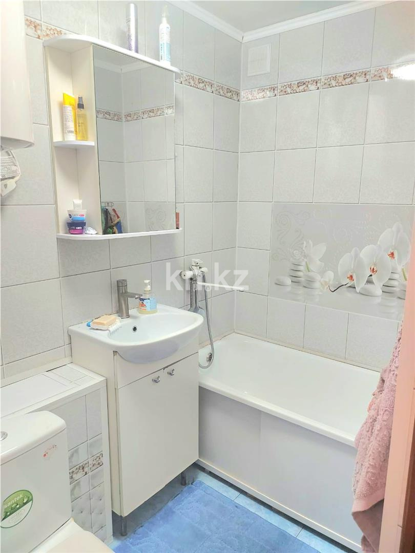 Продажа 2-комнатной квартиры, 47 м², 16 мкр. в Караганде - фото 9